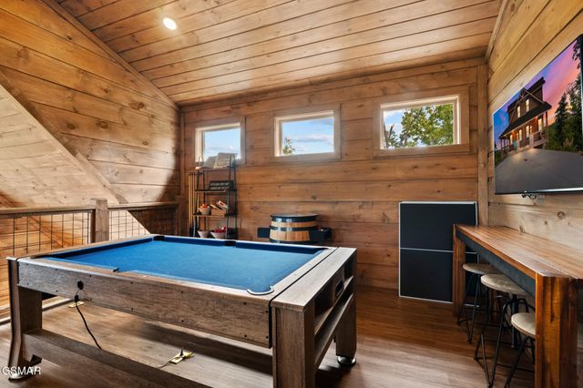 2943 Lightning Strike Drive, Sevierville, TN 37862
