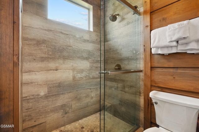2943 Lightning Strike Drive, Sevierville, TN 37862