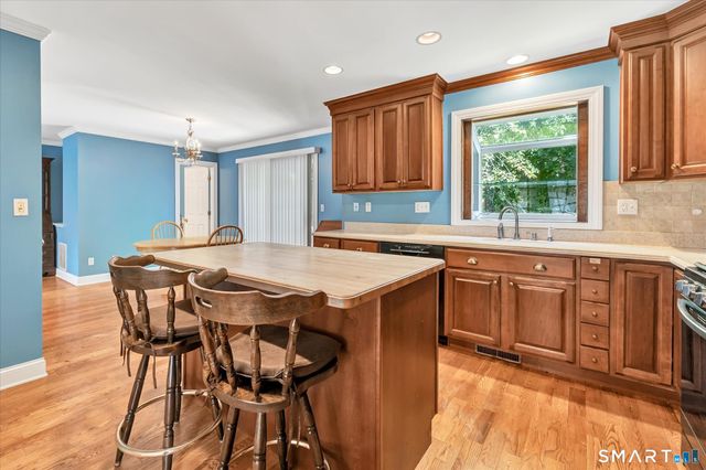 20 Enrica Rita Way 20, Stratford, CT 06614