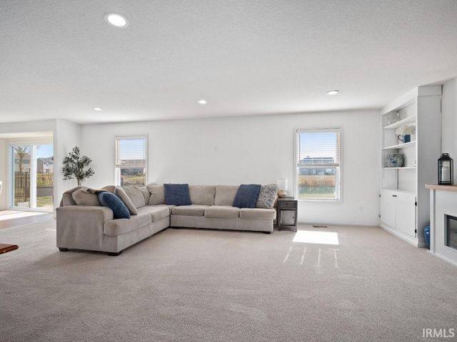13071 Slash Pass, Fort Wayne, IN 46818