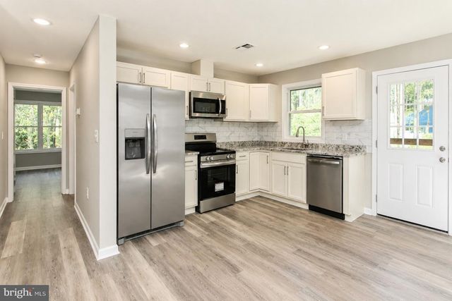 191 WOODBINE DR, Colonial Beach, VA 22443