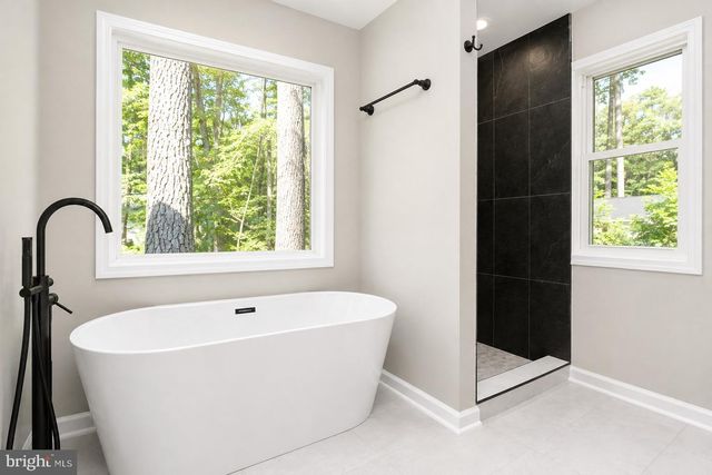 191 WOODBINE DR, Colonial Beach, VA 22443