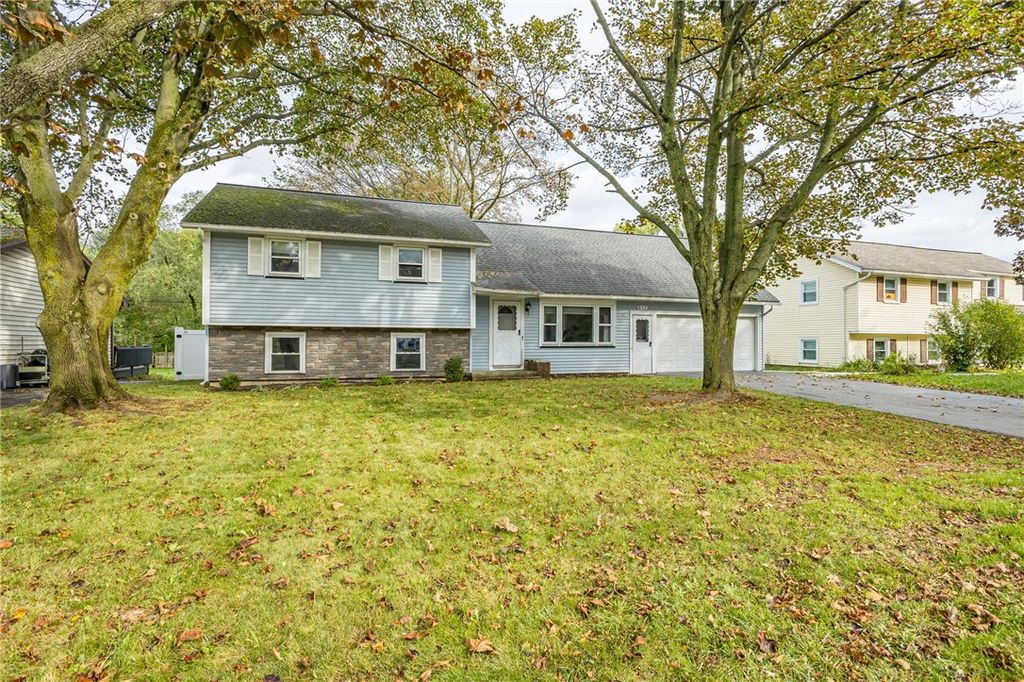 652 Elmgrove Road, Gates, NY 14606