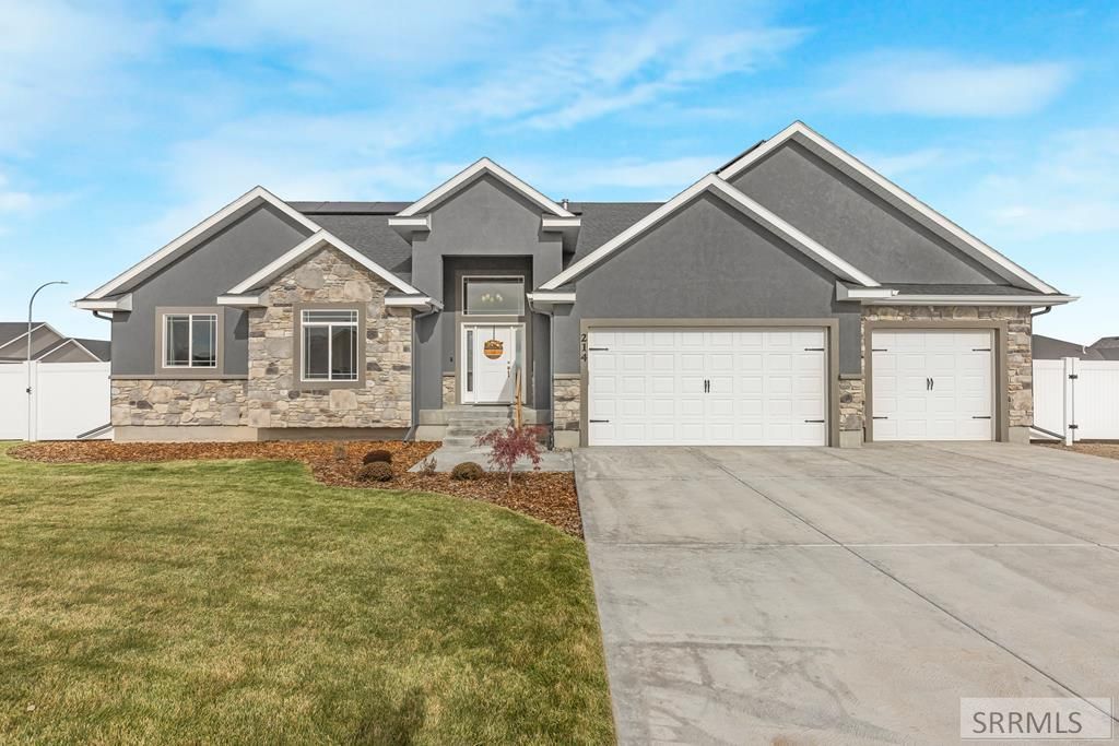 214 Cold Springs Dr, Idaho Falls, ID 83404