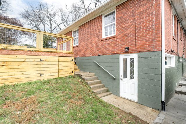 2212 Riverside Dr, Nashville, TN 37216