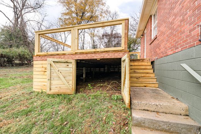 2212 Riverside Dr, Nashville, TN 37216