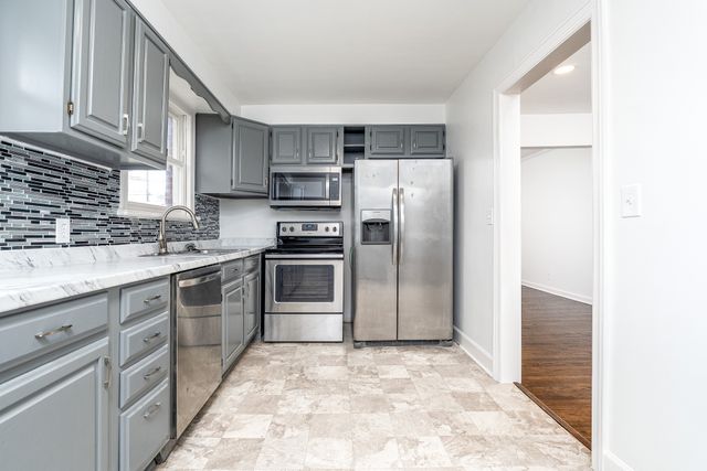 2212 Riverside Dr, Nashville, TN 37216