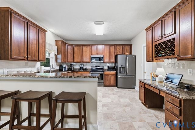 554 Greymont Ln, Chester, VA 23836