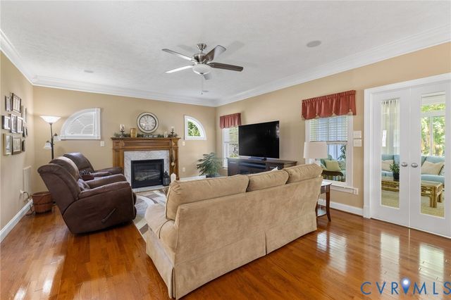 554 Greymont Ln, Chester, VA 23836