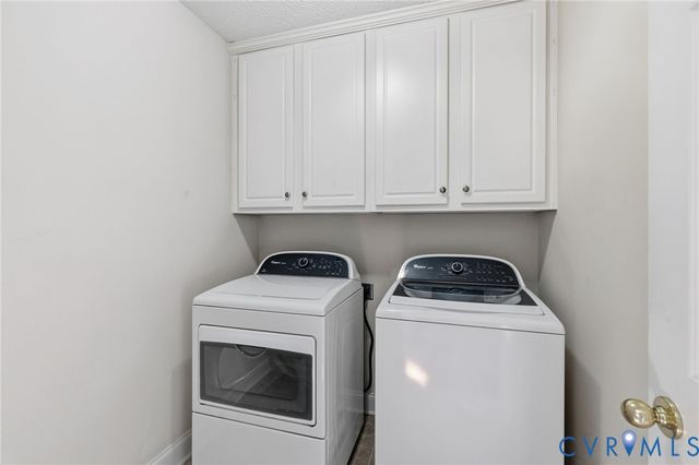 554 Greymont Ln, Chester, VA 23836