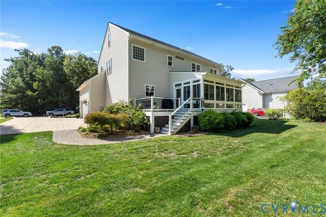 554 Greymont Ln, Chester, VA 23836