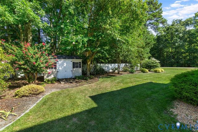 554 Greymont Ln, Chester, VA 23836