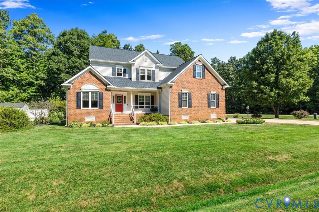 554 Greymont Ln, Chester, VA 23836