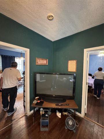 423 Gould Street, San Antonio, TX 78207