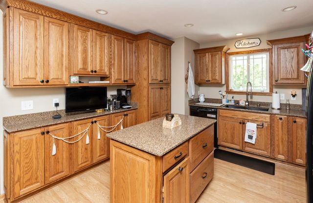 2828 SW White Birch Drive, Ankeny, IA 50023