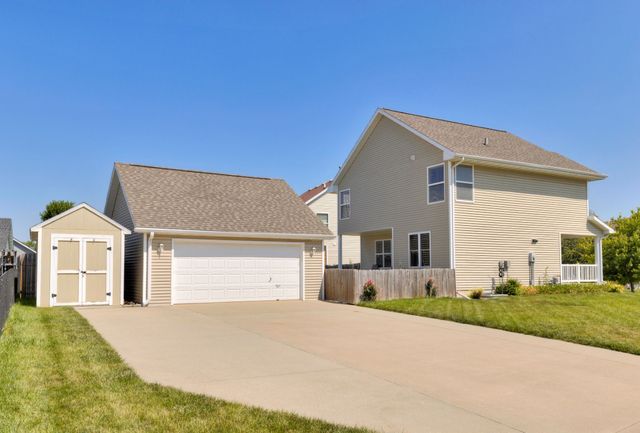 2828 SW White Birch Drive, Ankeny, IA 50023