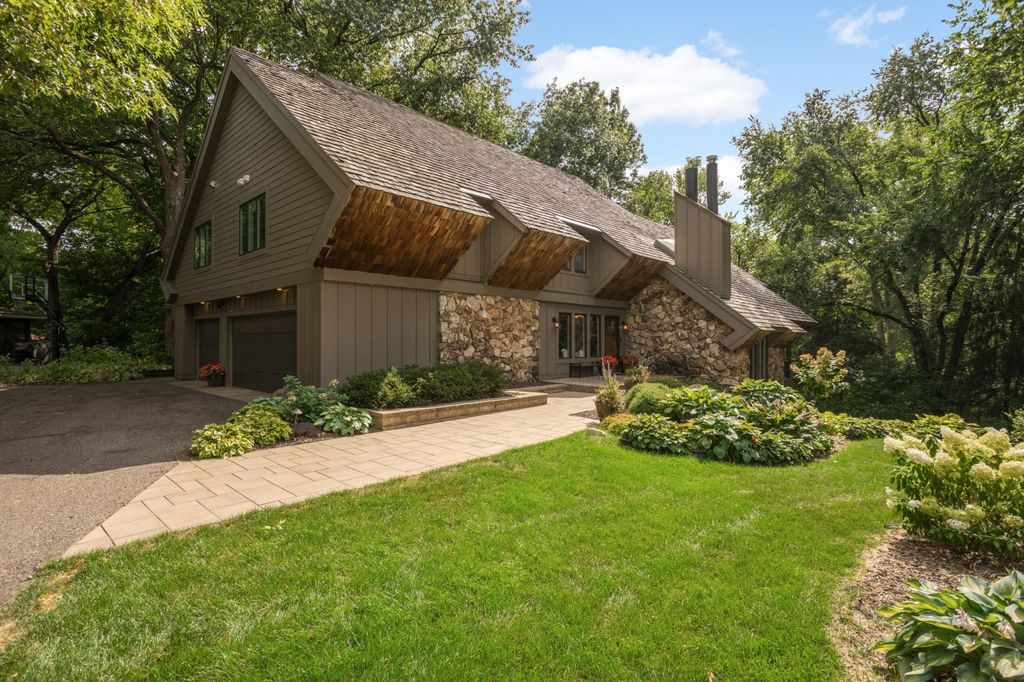 694 Maple Park Drive, Mendota Heights, MN 55118 — exterior