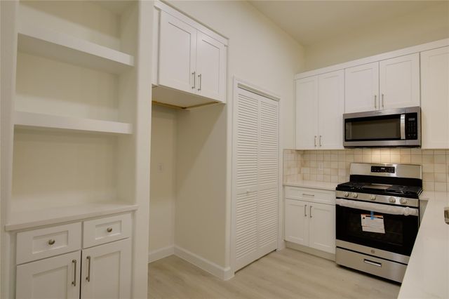 957 Ringold Street, Houston, TX 77088