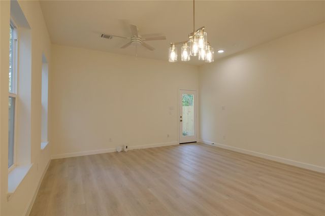 957 Ringold Street, Houston, TX 77088