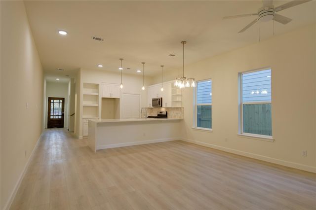 957 Ringold Street, Houston, TX 77088