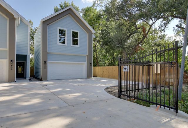 957 Ringold Street, Houston, TX 77088