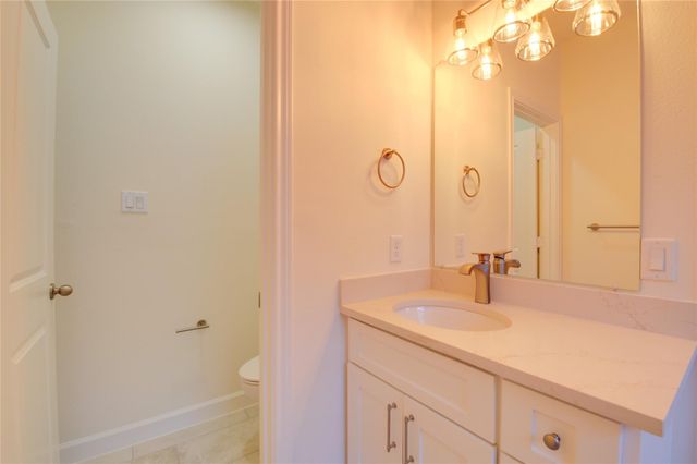 957 Ringold Street, Houston, TX 77088