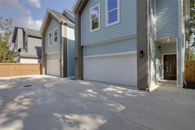 957 Ringold Street, Houston, TX 77088