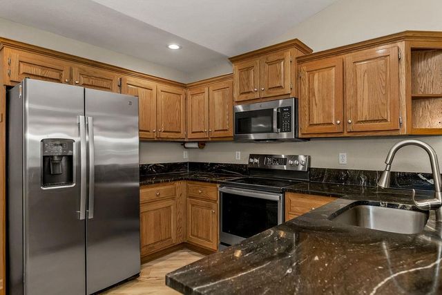 16705 Freeman Drive, Basehor, KS 66007