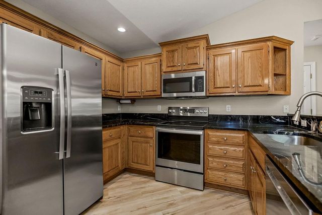 16705 Freeman Drive, Basehor, KS 66007