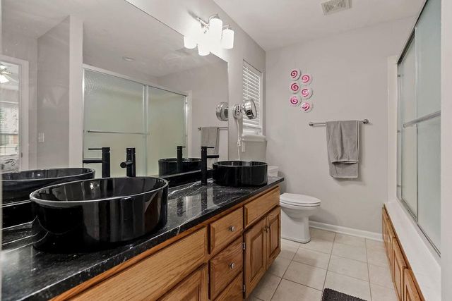 16705 Freeman Drive, Basehor, KS 66007