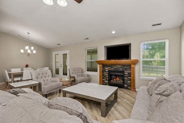16705 Freeman Drive, Basehor, KS 66007