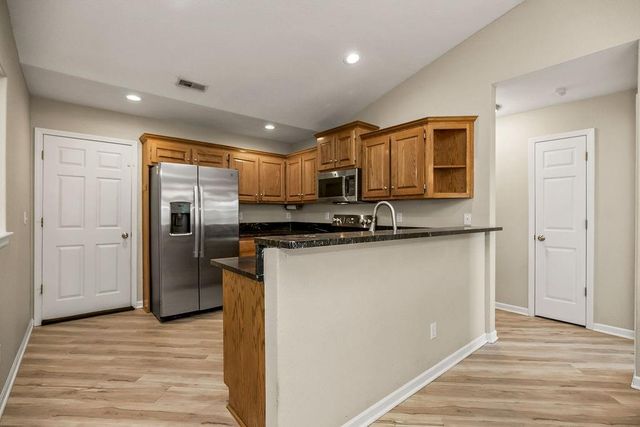 16705 Freeman Drive, Basehor, KS 66007