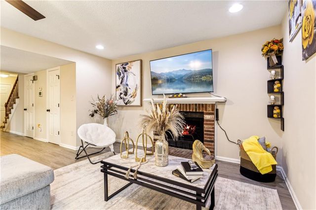 1937 Darnell DR, Virginia Beach, VA 23455