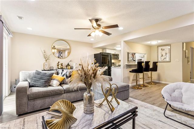 1937 Darnell DR, Virginia Beach, VA 23455