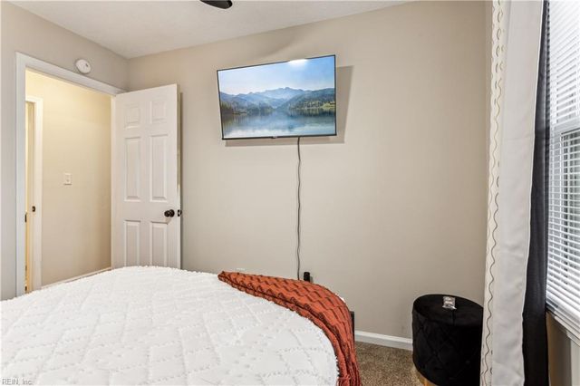 1937 Darnell DR, Virginia Beach, VA 23455