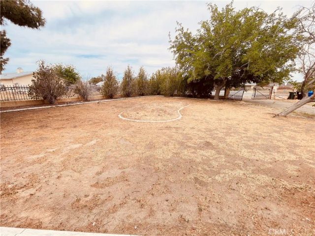 15151 Tonikan Court, Apple Valley, CA 92307