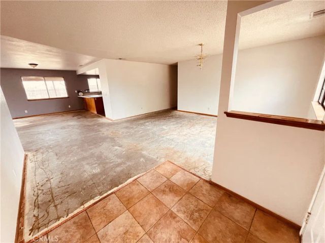 15151 Tonikan Court, Apple Valley, CA 92307