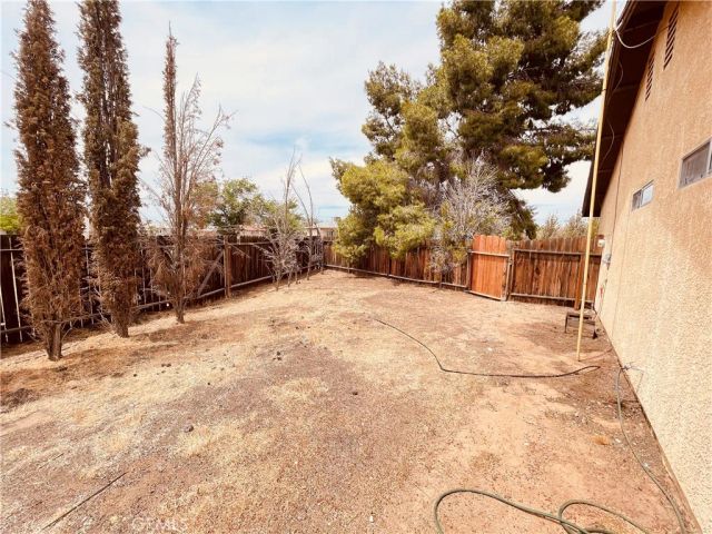 15151 Tonikan Court, Apple Valley, CA 92307