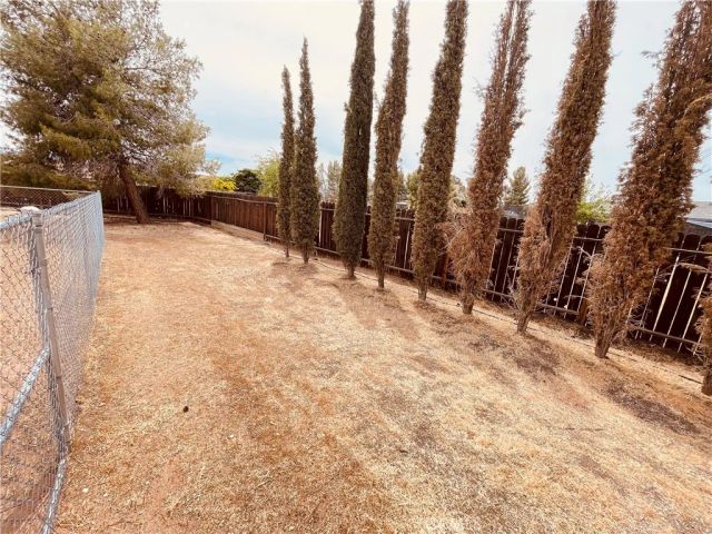 15151 Tonikan Court, Apple Valley, CA 92307