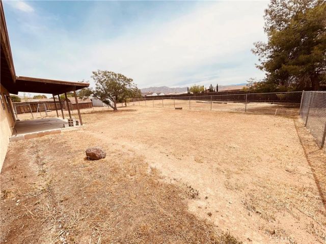 15151 Tonikan Court, Apple Valley, CA 92307