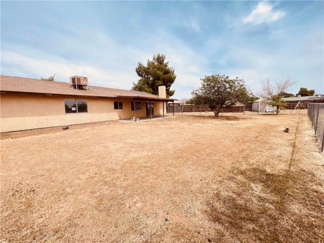 15151 Tonikan Court, Apple Valley, CA 92307