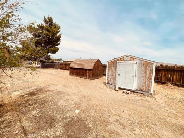 15151 Tonikan Court, Apple Valley, CA 92307