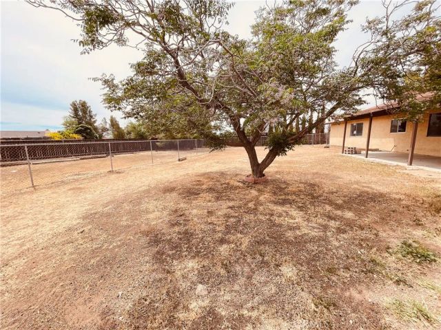 15151 Tonikan Court, Apple Valley, CA 92307