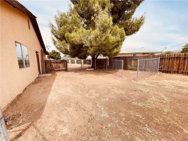 15151 Tonikan Court, Apple Valley, CA 92307