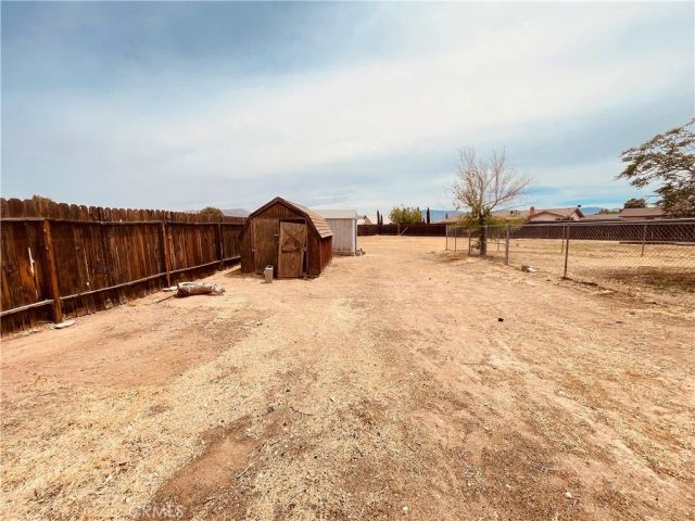 15151 Tonikan Court, Apple Valley, CA 92307