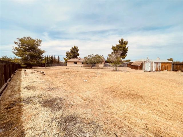 15151 Tonikan Court, Apple Valley, CA 92307