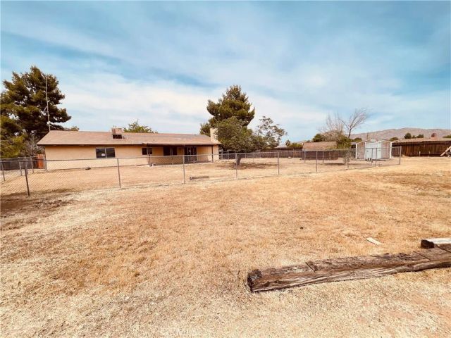 15151 Tonikan Court, Apple Valley, CA 92307