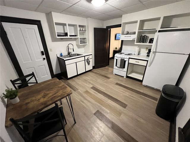 215 E Green Street, West Branch, IA 52358