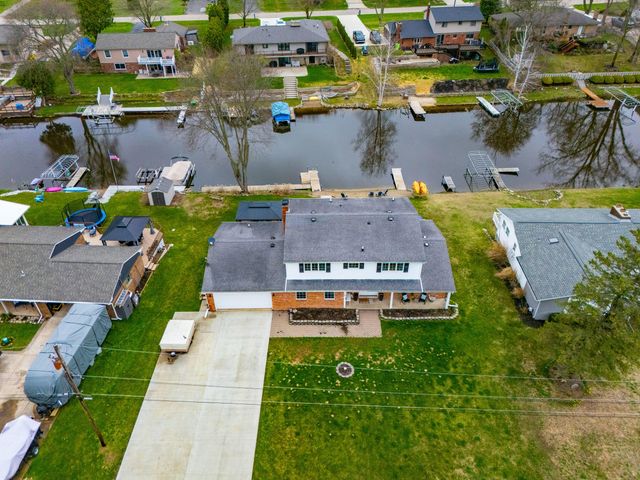 1888 Squaw Lagoon Drive, Oxford Twp, MI 48371