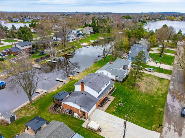 1888 Squaw Lagoon Drive, Oxford Twp, MI 48371
